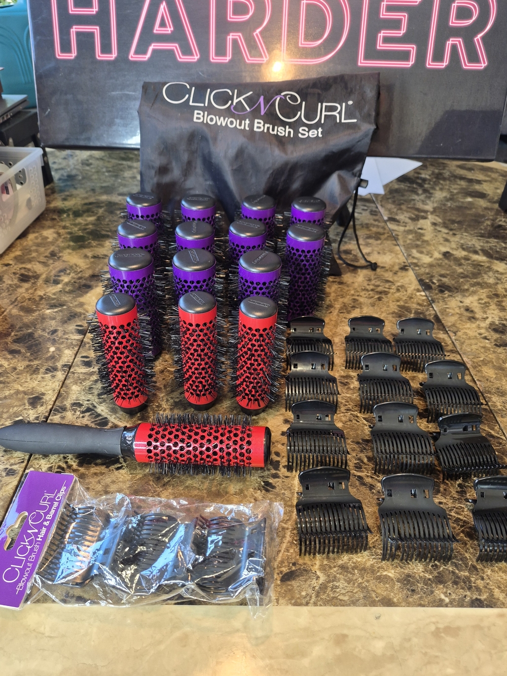 Click n Curl blowout brush set 28 piece expansion kit  Size small/medium 

The